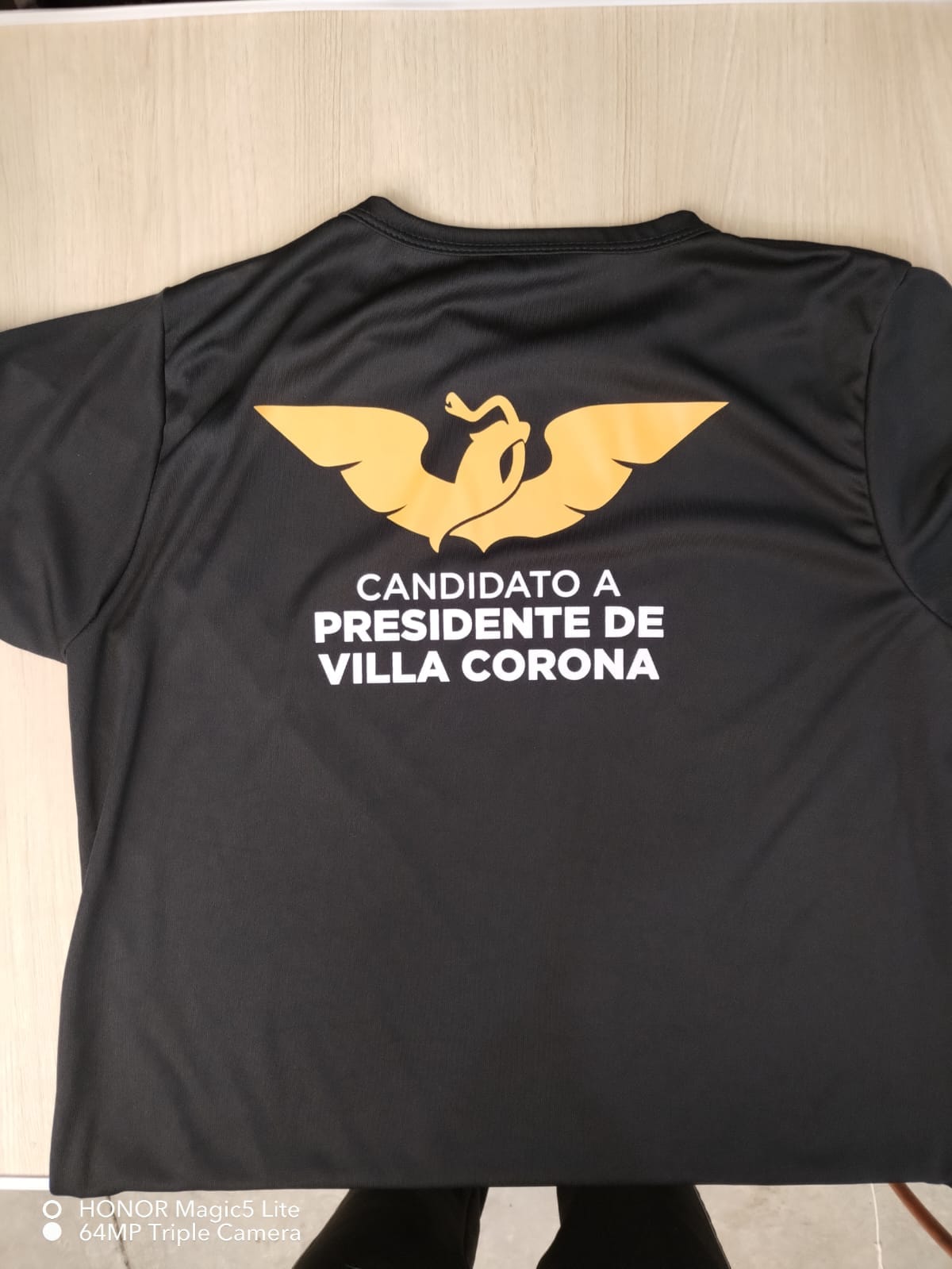 Camiseta naranja personalizada Armando Sención